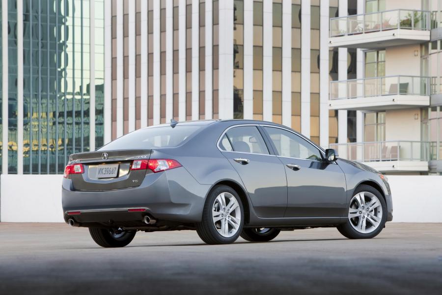  Acura TSX V6 2009 года  (фото 2 из 16)
